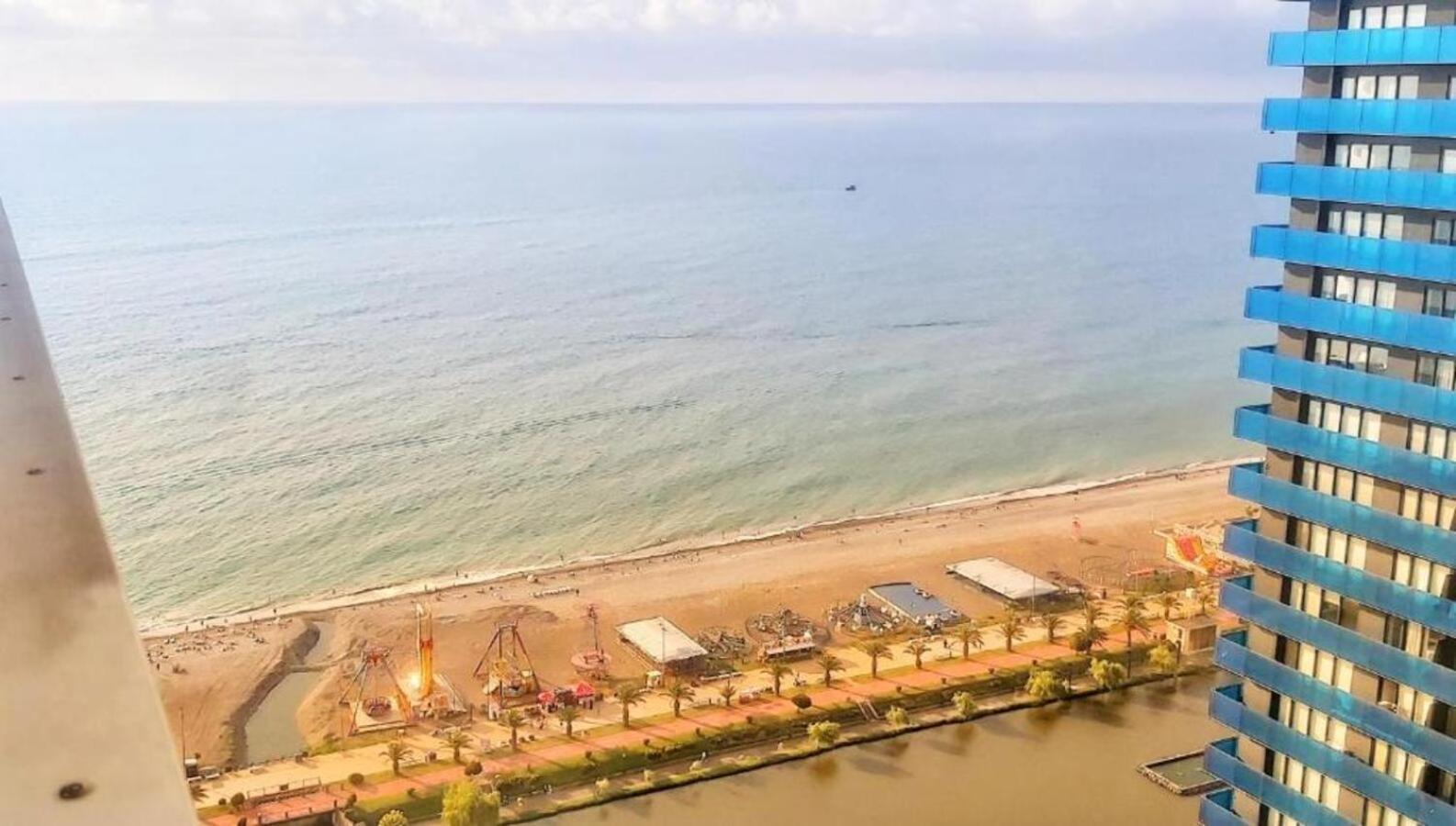 Holiday In Orbi Batumi Exterior foto